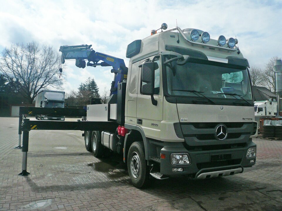 Fahrzeug- & Kranaufbau & Anhängerbau